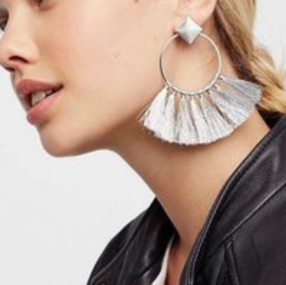 Free People Jewelry - Free People Full Bloom Earrings